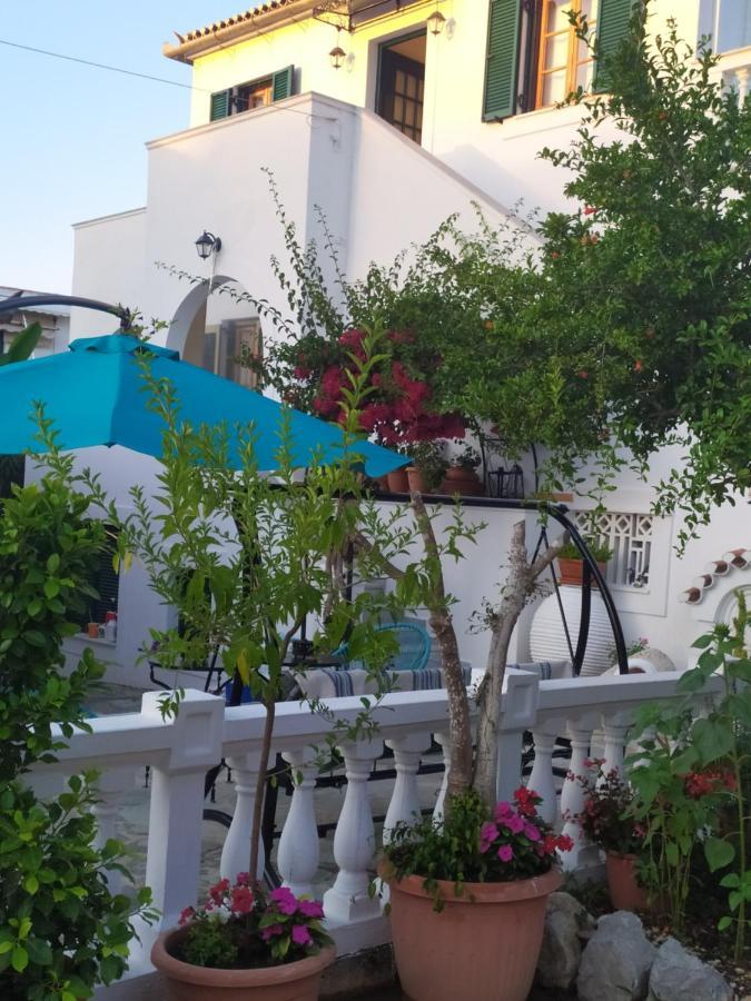 Condillia II Hotel Spetses Town Exterior photo
